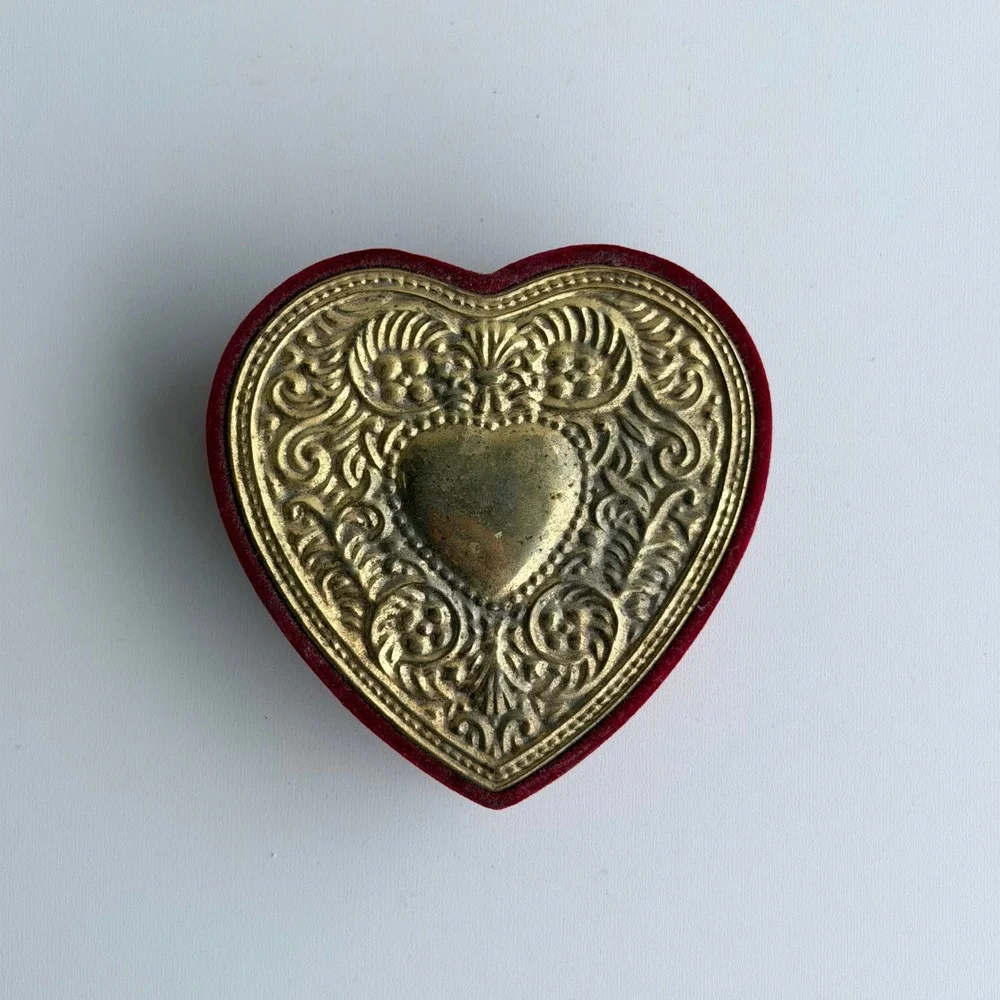 VTG Heart Trinket Box Red Gold Velvet Brass Filigree Jewelry Case Old World